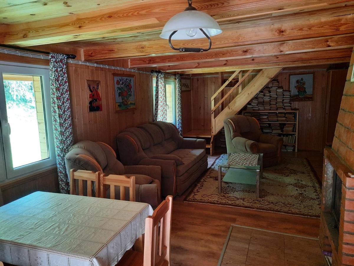 Domek W Lesie Czerce Bagian luar foto
